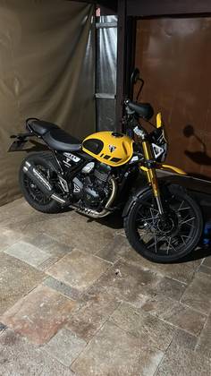 TRIUMPH SCRAMBLER 400 XC TRIUMPH SCRAMBLER 400 XC